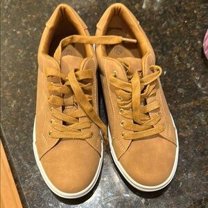 Women’s Tan suede shoes